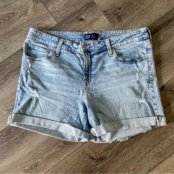 Gap Distressed cuffed Denim jeans Size 18 inseam 5” - Picture 1 of 5